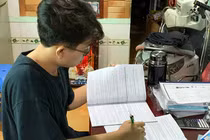 Căng mình chuẩn bị kỳ thi tốt nghiệp THPT giữa dịch COVID-19