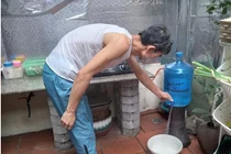 Khu biệt thự nhà giàu ở Hà Nội khốn khổ vì mất nước sinh hoạt