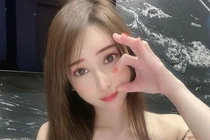 Cô giáo dạy nhạc thích diện đồ bó sát, khoe body vạn người mê