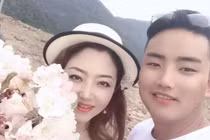 Thanh niên lấy vợ đáng tuổi mẹ, khẳng định hạnh phúc gây choáng