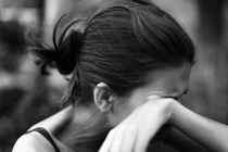 Bé gái 15 tuổi sinh con, danh tính cha đứa trẻ gây sốc