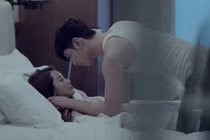 Ân ái quá mạnh mẽ, người đàn ông gãy "của quý"