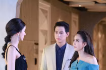 Bắt quả tang chồng ngoại tình, vợ lại khóc lóc van xin tiểu tam