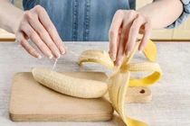 Màn mua chuối siêu tiết kiệm của bạn trai khiến cô gái phát ngại