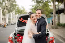 Hoàng Oanh xác nhận ly hôn, chồng Tây điển trai có phản ứng gì?