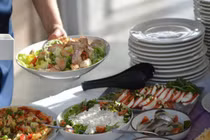 Đi lại khó khăn, cậu bé khiến bác sĩ sốc nặng vì sự thật