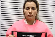 Sở thích ân ái kỳ quặc, cô giáo bị cảnh sát bắt 