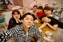 Sao mùa dịch: Người 'cà khịa', người 'chém gió' giết thời gian