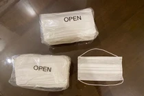 Mua khẩu trang chống dịch tưởng bị lỗi, chàng trai choáng váng phát hiện sự thật