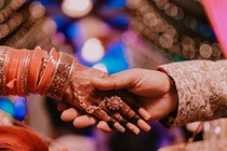 Đòi của hồi môn liên tục không được, chồng ép vợ tự tử