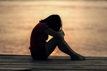 Con gái nói một câu, mẹ phát hiện chuyện ghê rợn về thầy giáo 