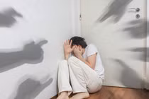 Nghe tiếng nói lạ trong đầu, chàng trai làm điều bác sĩ run sợ