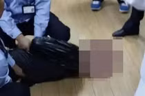 Bắt chẹt bệnh nhân, bác sĩ gặp kết thảm 