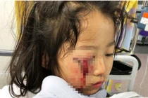 Để con gái tự chọn quần áo ở siêu thị, mẹ hối hận cả đời