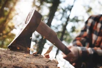 Nghiện rượu, mẹ làm điều kinh hoàng với con gái ruột