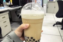 Làm điều này mỗi ngày, thanh niên 24 tuổi máu đổi màu như sữa