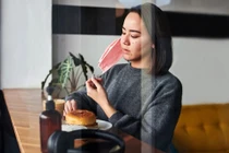 Chưa kịp mắc triệu chứng, Delta đã lây lượng virus “khủng” sang người khác