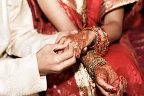 Vợ báo cảnh sát vì chồng liệt dương còn vũ phu