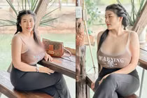 Ngượng đỏ mặt hot girl siêu vòng một diện đồ xẻ sâu khoe dáng