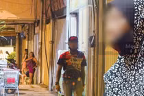 Cụ bà thà làm gái bán hoa còn hơn bị ép lấy chồng 