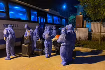 Số lượng F0 tiếp tục tăng, nhiều địa phương nâng cấp độ dịch