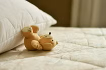 Nhờ hàng xóm trông hộ con gái 5 tuổi, gặp đúng..."yêu râu xanh"