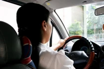 Thấy khách hàng ngoại tình, nữ tài xế làm điều ai cũng phục 