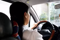 Thấy khách hàng ngoại tình, nữ tài xế làm điều ai cũng phục 