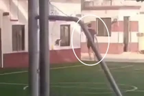 Con bị xe đâm, bố gây thảm án 6 người chết