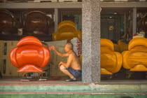 Thu dọn đồ đạc của người yêu cũ, cô gái sởn gai ốc vì...