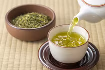 Uống trà quá đặc làm hỏng thận, tổn thương dạ dày? Đúng hay không?