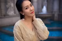 Diện bikini dọn dẹp ban công, nữ diễn viên khiến dân tình xôn xao