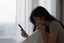 Con gái sốc khi phát hiện bố ngoại tình với...con rể