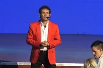 Mục sư bị bắt vì bán gel kháng khuẩn quảng cáo có thể chống lại virus corona