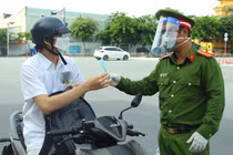 Công an TP.HCM hướng dẫn 11 vấn đề kiểm tra giấy đi đường nội đô