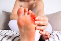 Nhìn chân có 4 dấu hiệu này, ung thư thận đã tìm đến bạn