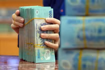 Lãi suất lại lập đỉnh, có tiền gửi ngân hàng là sướng