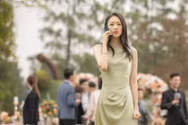 Ngoại tình với con trai sếp, con dâu bị mẹ chồng bắt tại trận