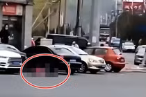 Mẹ đến khuyên giải con gái, ai ngờ gặp chuyện kinh hoàng 