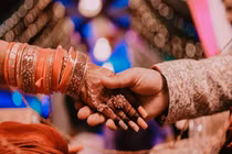 Ngày cưới đau bụng, hôm sau cô dâu sinh con khiến nhà chồng hoảng 