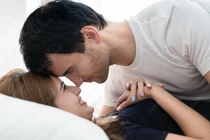 Đang ân ái với vợ, chồng sợ chết khiếp vì điều này 