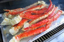 Món lạ chợ Tết nhà giàu: Hơn 3 triệu đồng 1 bộ chân cua