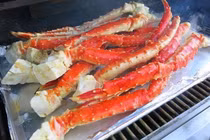 Món lạ chợ Tết nhà giàu: Hơn 3 triệu đồng 1 bộ chân cua