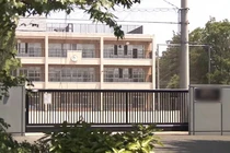 Học sinh ngã trong giờ thể dục vô tình phát hiện điều ghê rợn 