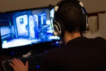 Nghỉ cuối tuần chơi game liên tục, chàng trai suýt chết 