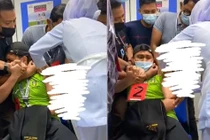 Nam y tá tiêm người khác "nhoay nhoáy" đến lượt mình lại khóc thét 