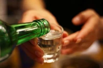 Uống rượu điều độ bảo vệ hệ tim mạnh? Sai lầm khủng khiếp là đây