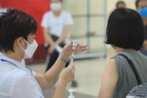 Hỏi đáp vắc xin COVID-19: Hết vắc xin, người tiêm mũi 1 Moderna phải làm sao?