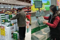 Cụ ông không đủ tiền mua sữa cho vợ ung thư...kết ấm lòng 