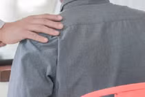 Tự đặt đồ trên mạng để cắt bao quy đầu, thanh niên cầu cứu